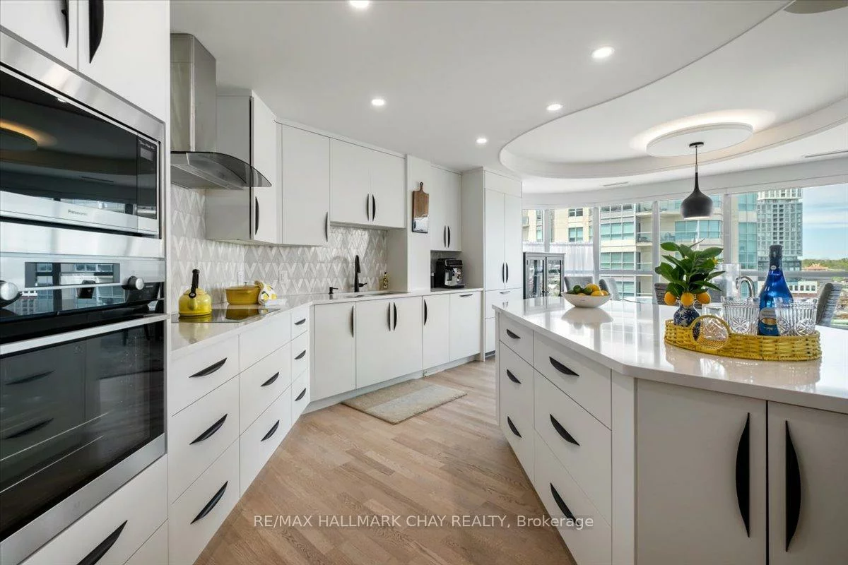 2, Toronto, City Centre, Barrie
