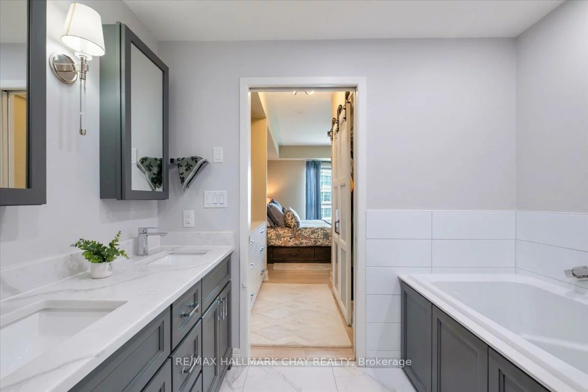 2, Toronto, City Centre, Barrie
