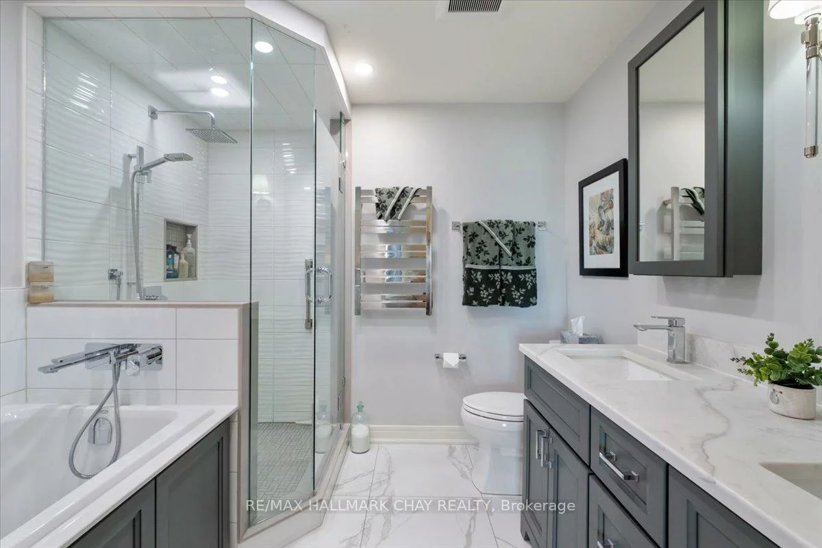 2, Toronto, City Centre, Barrie