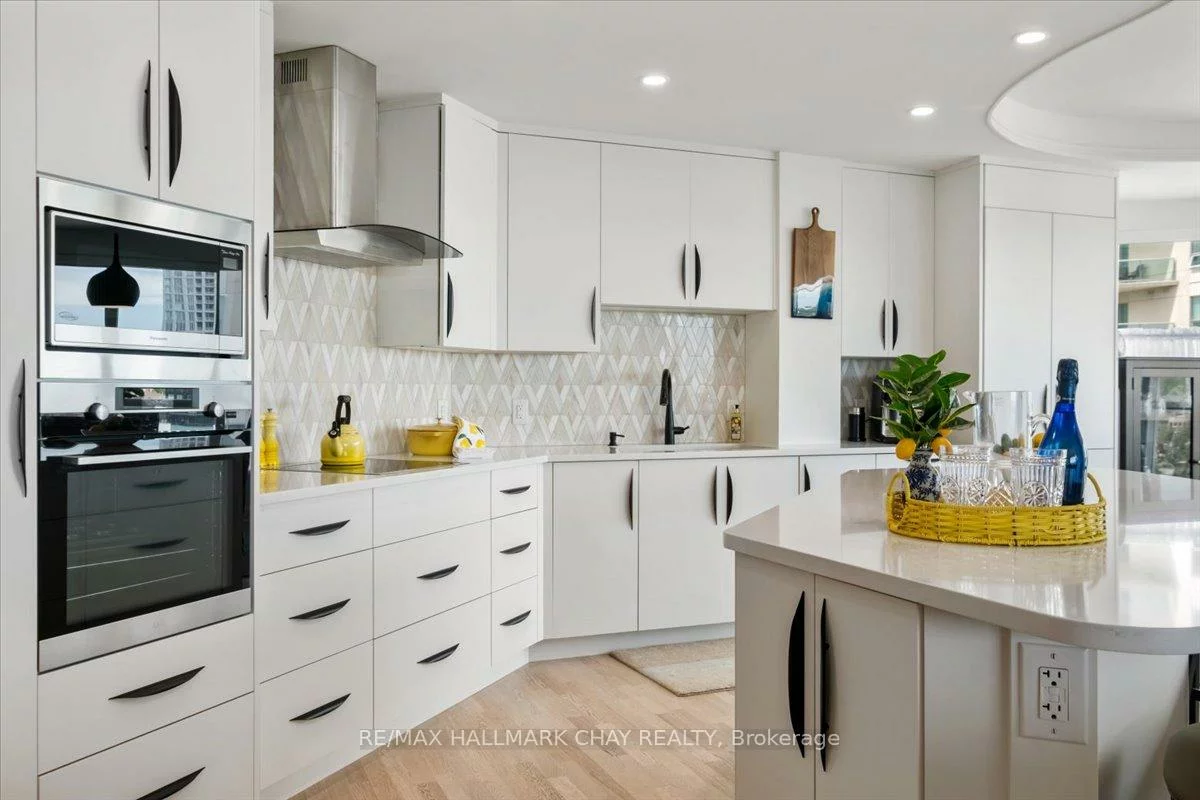 2, Toronto, City Centre, Barrie