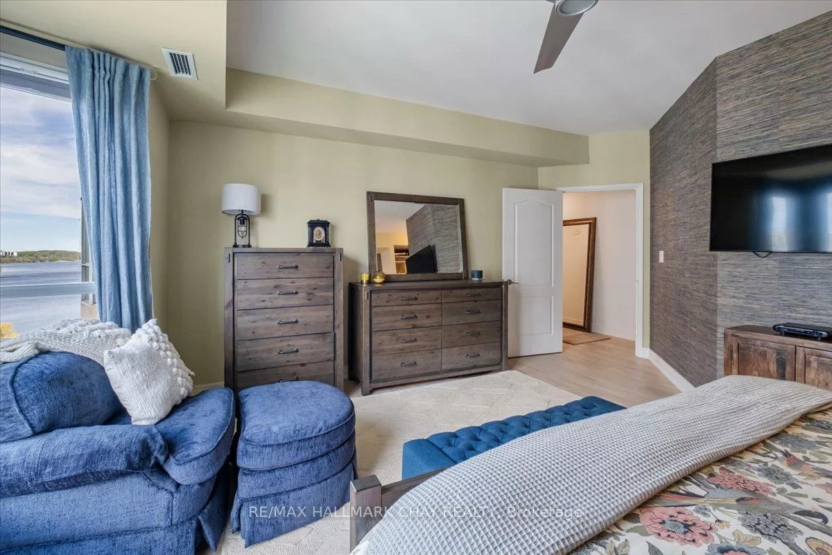2, Toronto, City Centre, Barrie