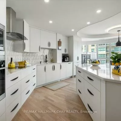 2, Toronto, City Centre, Barrie