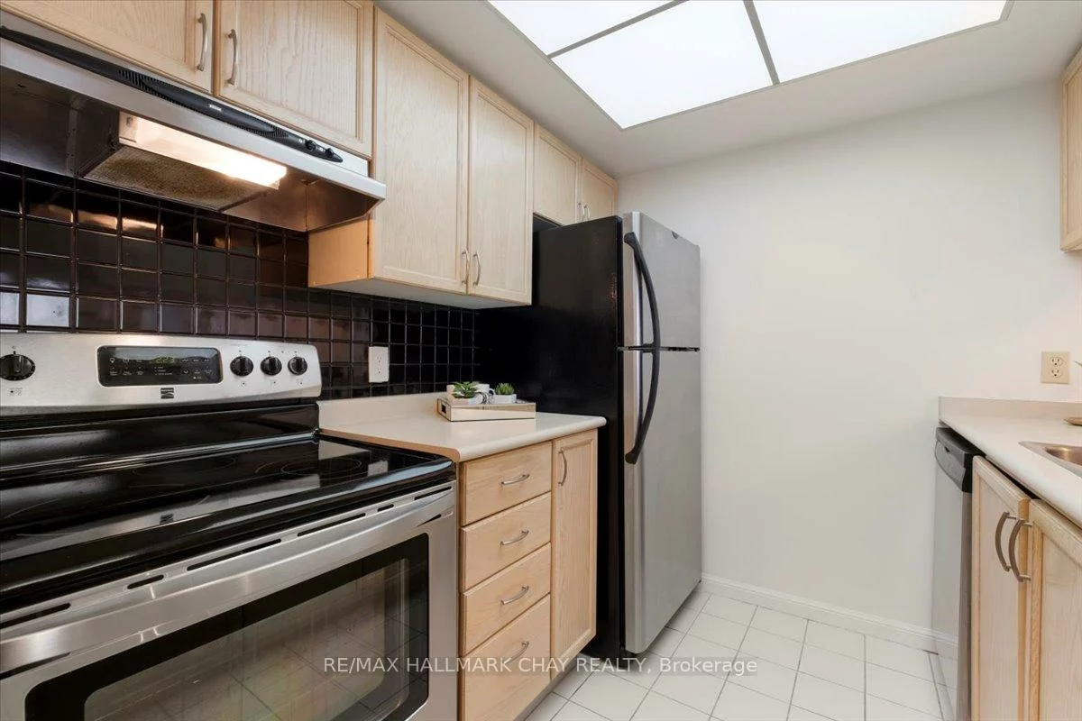 75, Ellen, Lakeshore, Barrie