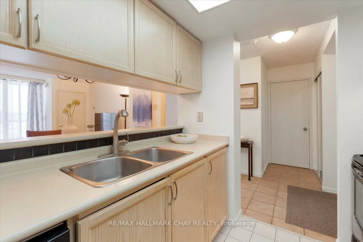 75, Ellen, Lakeshore, Barrie