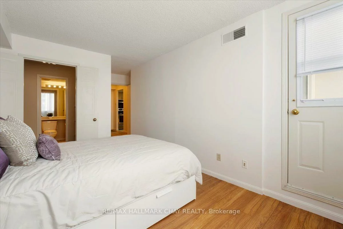 75, Ellen, Lakeshore, Barrie