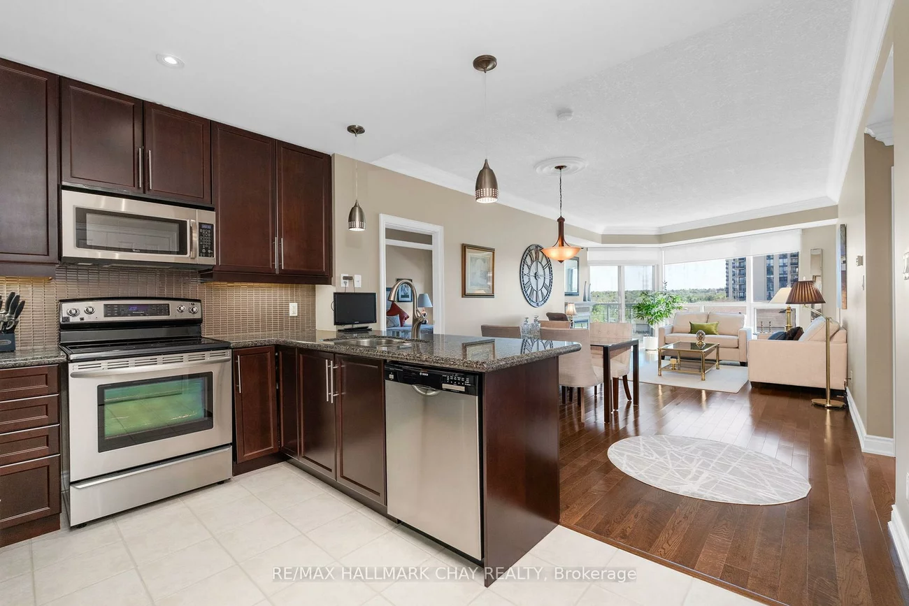 37, Ellen, City Centre, Barrie