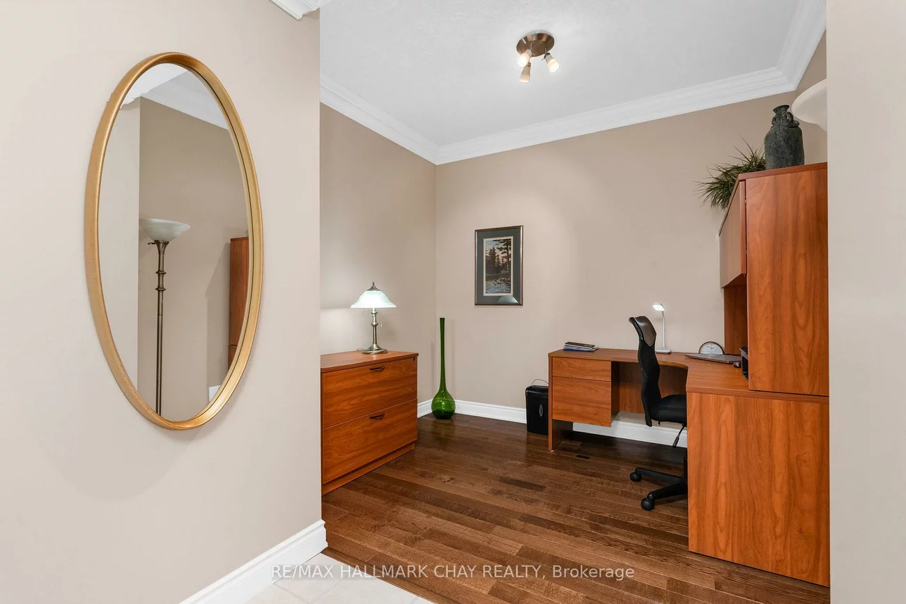 37, Ellen, City Centre, Barrie