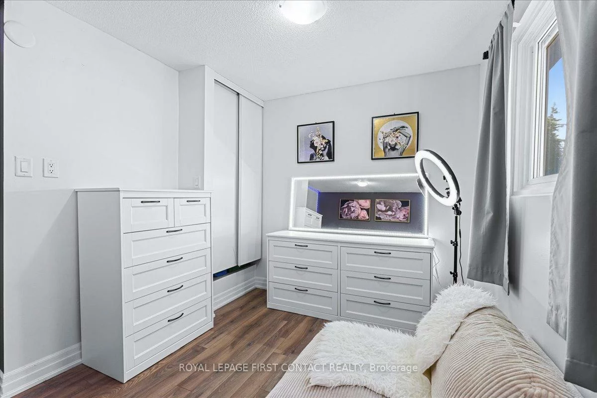 63, Ferris, Cundles East, Barrie