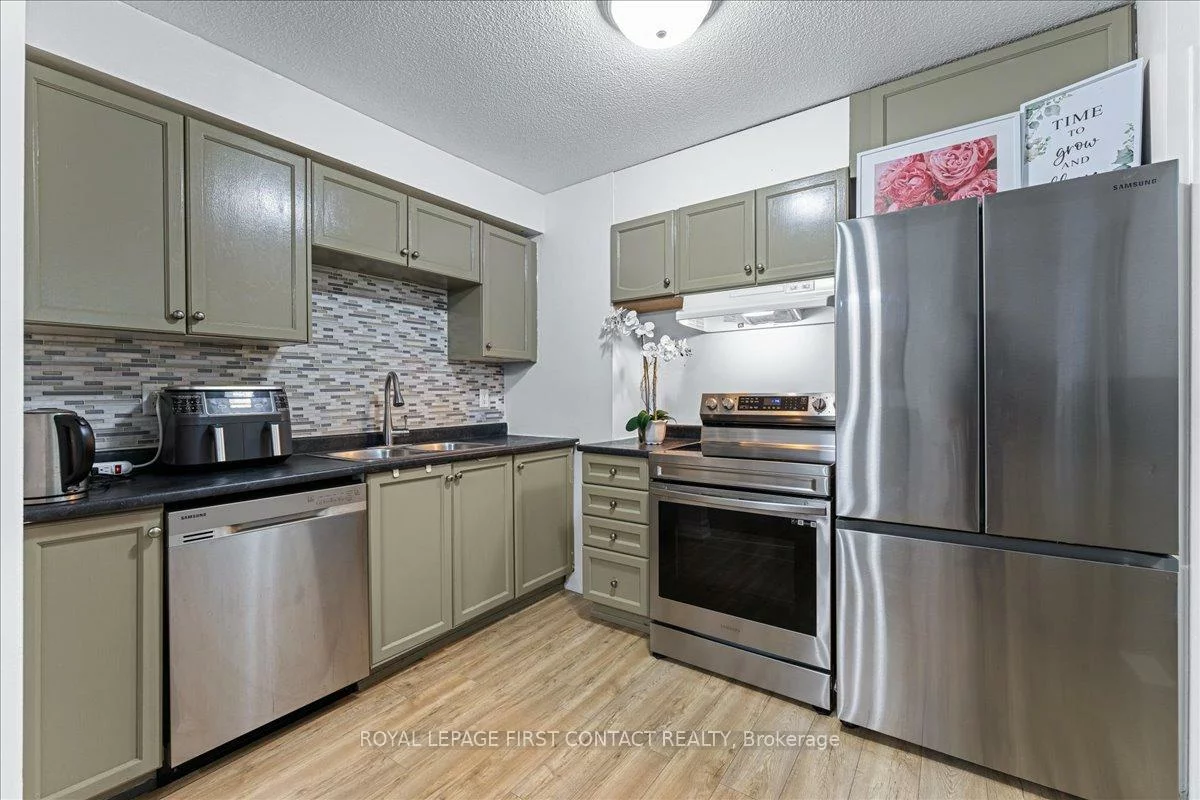63, Ferris, Cundles East, Barrie