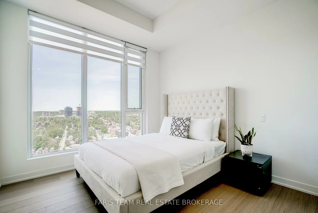 39, Mary, City Centre, Barrie