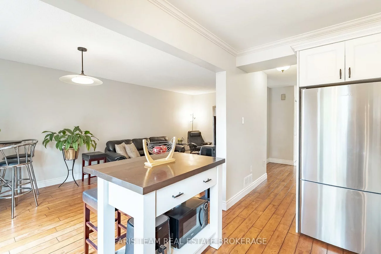 165, Kozlov, West Bayfield, Barrie