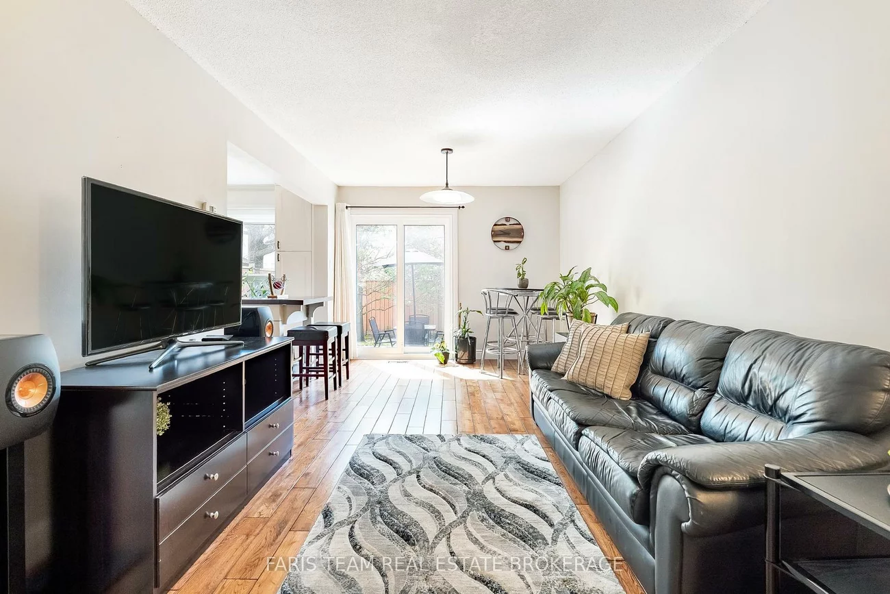165, Kozlov, West Bayfield, Barrie