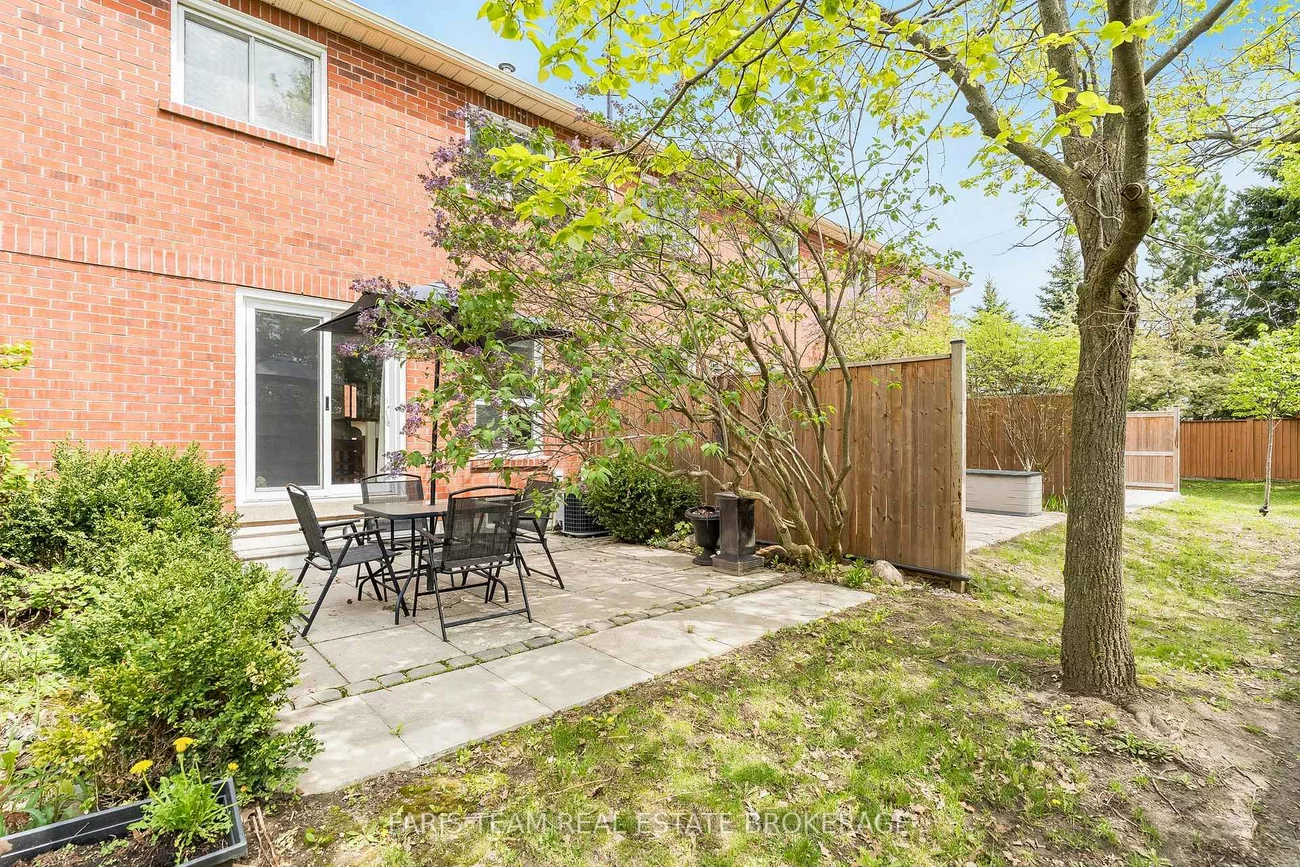 165, Kozlov, West Bayfield, Barrie