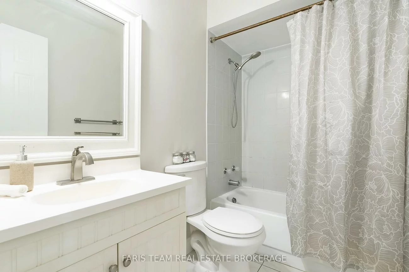 165, Kozlov, West Bayfield, Barrie