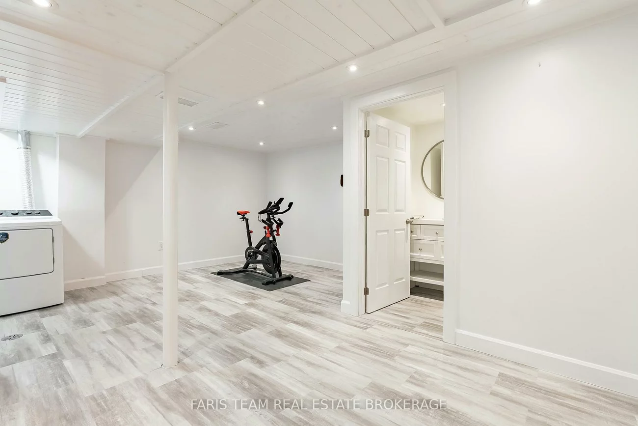 165, Kozlov, West Bayfield, Barrie