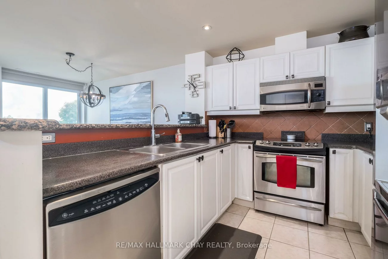 2, Toronto, City Centre, Barrie