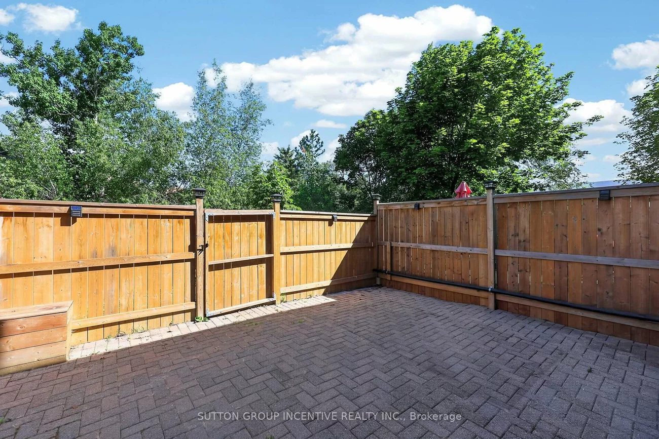 165, Kozlov, West Bayfield, Barrie