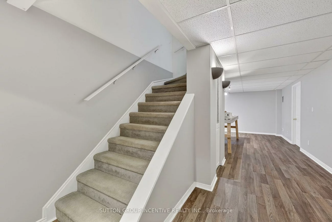 165, Kozlov, West Bayfield, Barrie