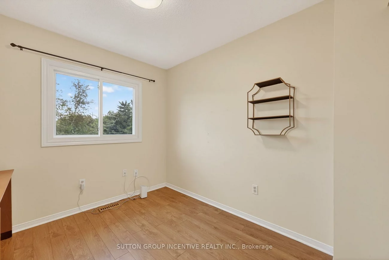 165, Kozlov, West Bayfield, Barrie