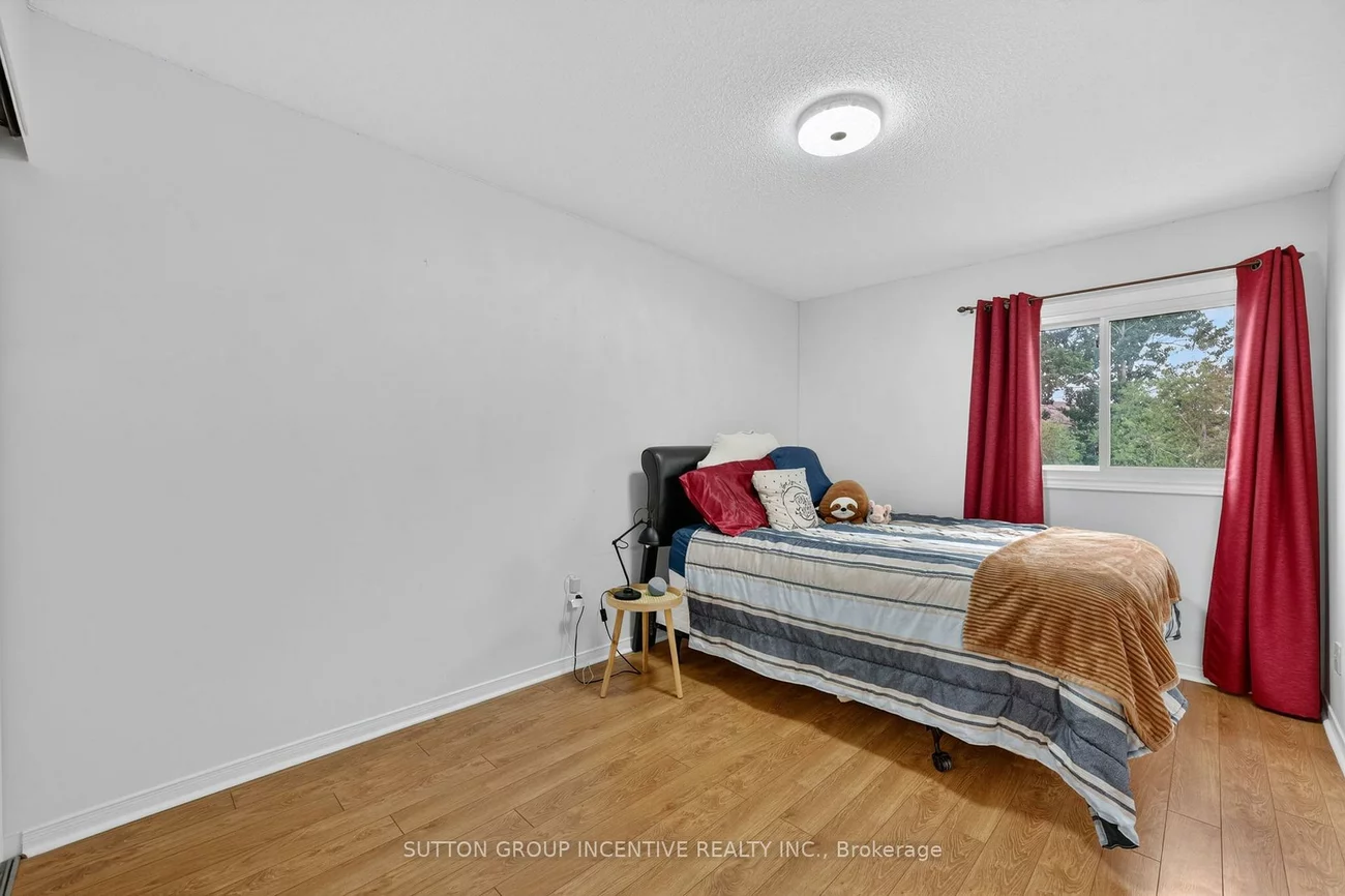 165, Kozlov, West Bayfield, Barrie