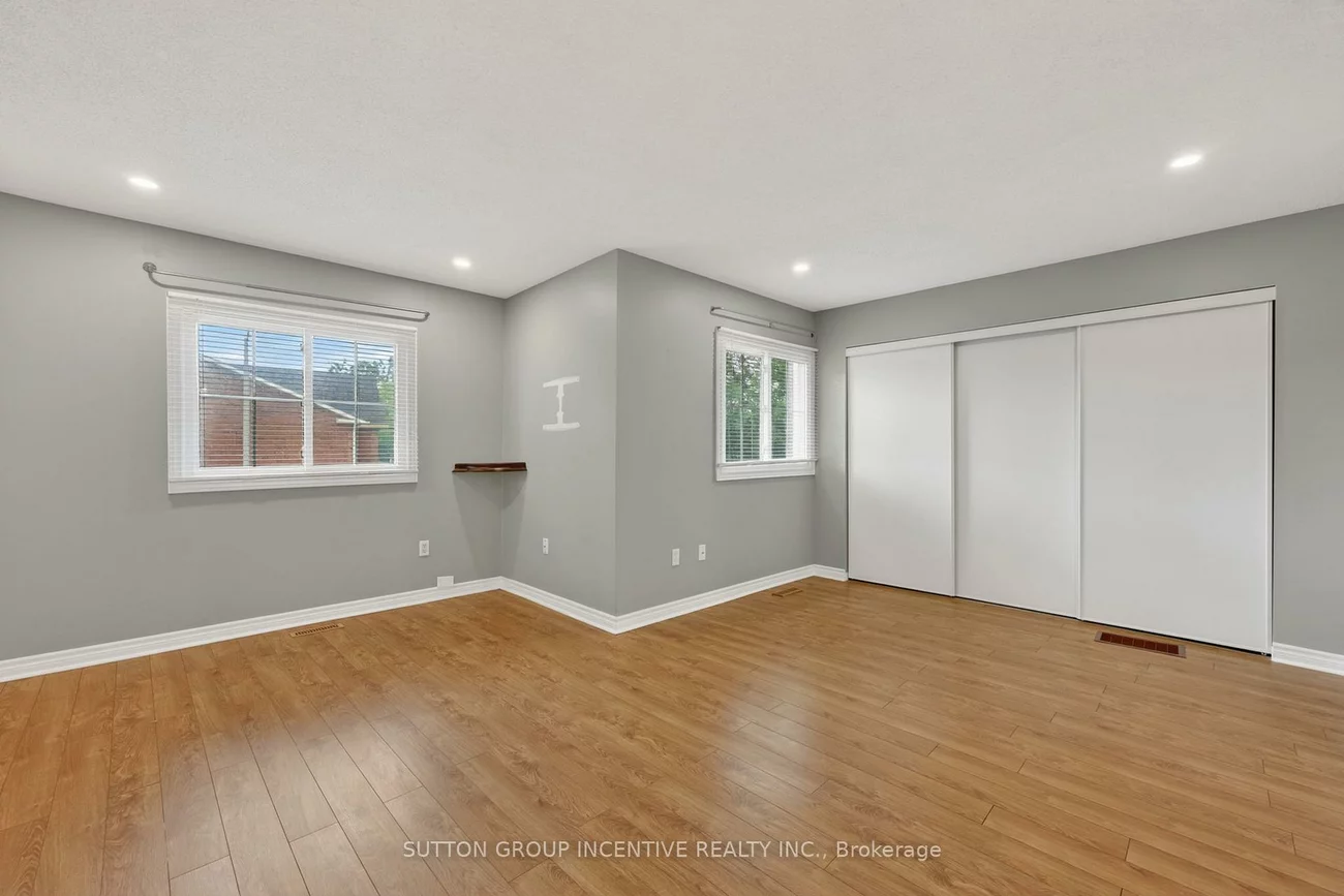 165, Kozlov, West Bayfield, Barrie