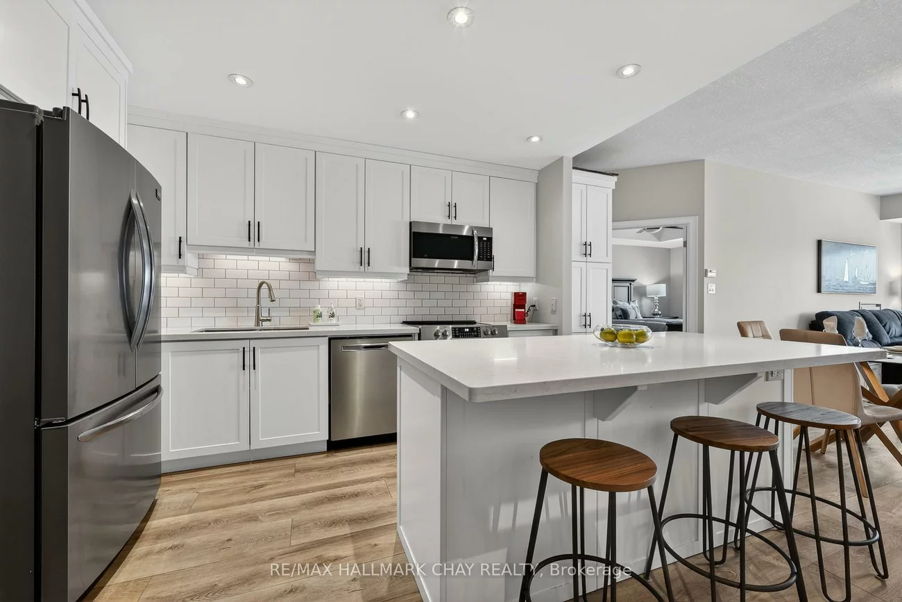 37, Ellen, City Centre, Barrie