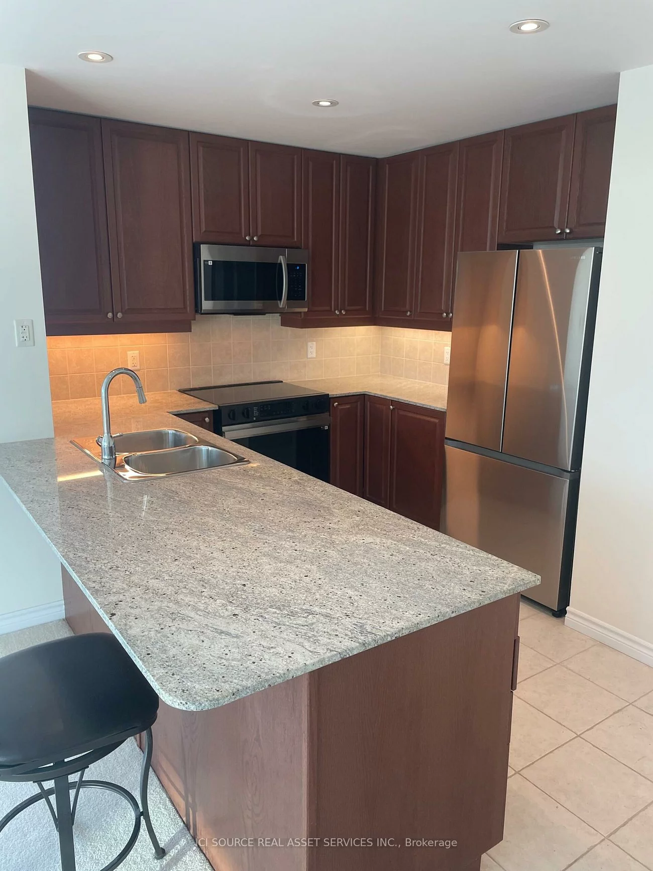37, Ellen, City Centre, Barrie