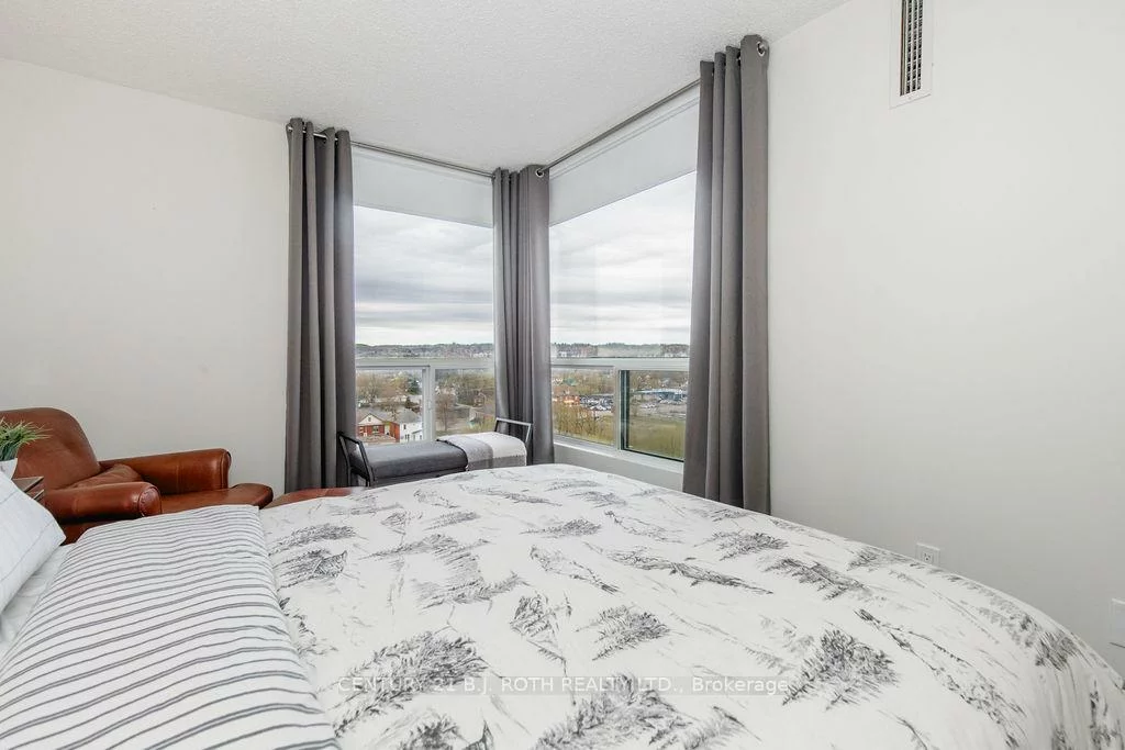 75, Ellen, City Centre, Barrie