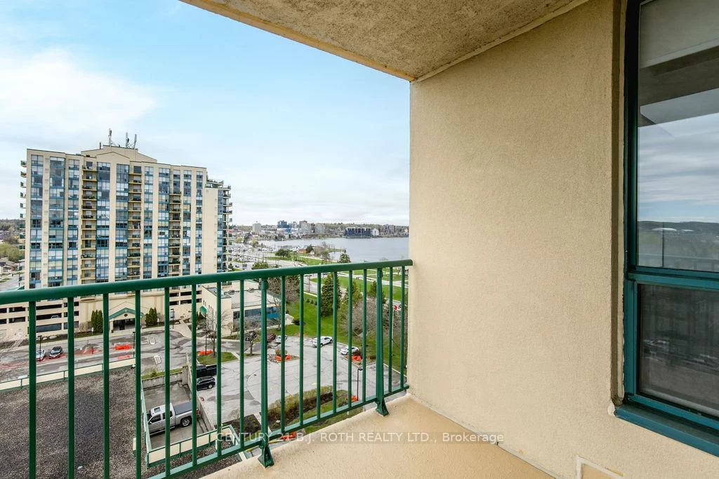 75, Ellen, City Centre, Barrie