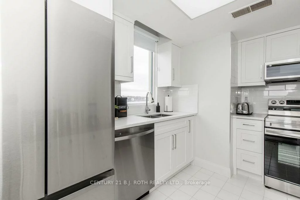 75, Ellen, City Centre, Barrie