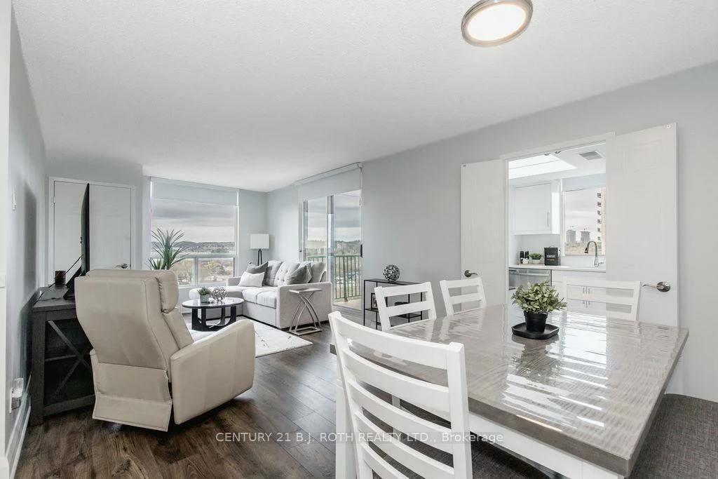 75, Ellen, City Centre, Barrie