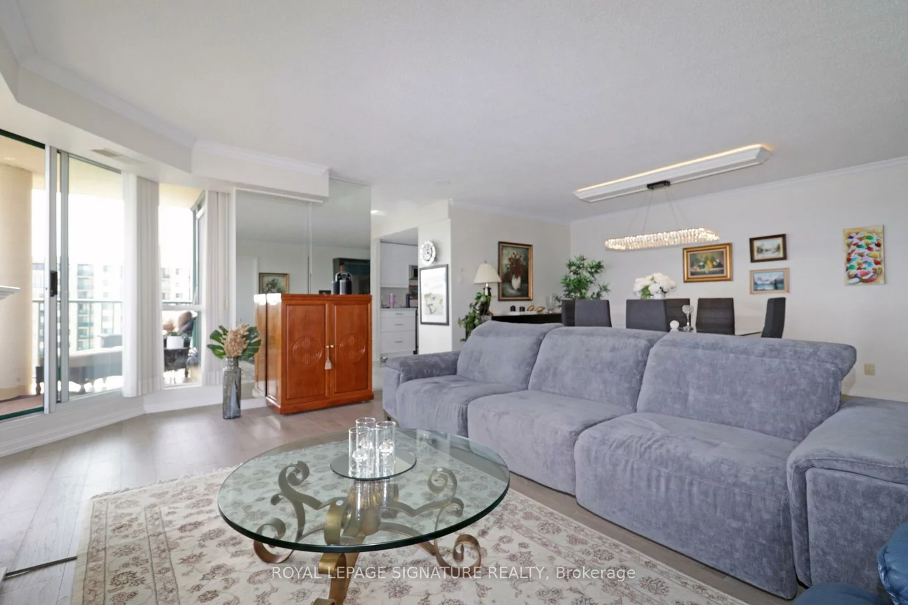 65, Ellen, City Centre, Barrie
