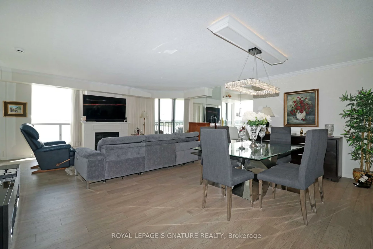 65, Ellen, City Centre, Barrie