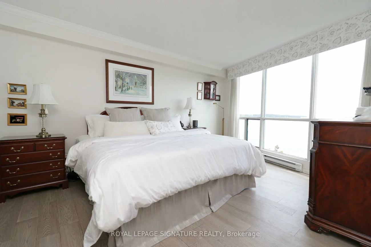 65, Ellen, City Centre, Barrie