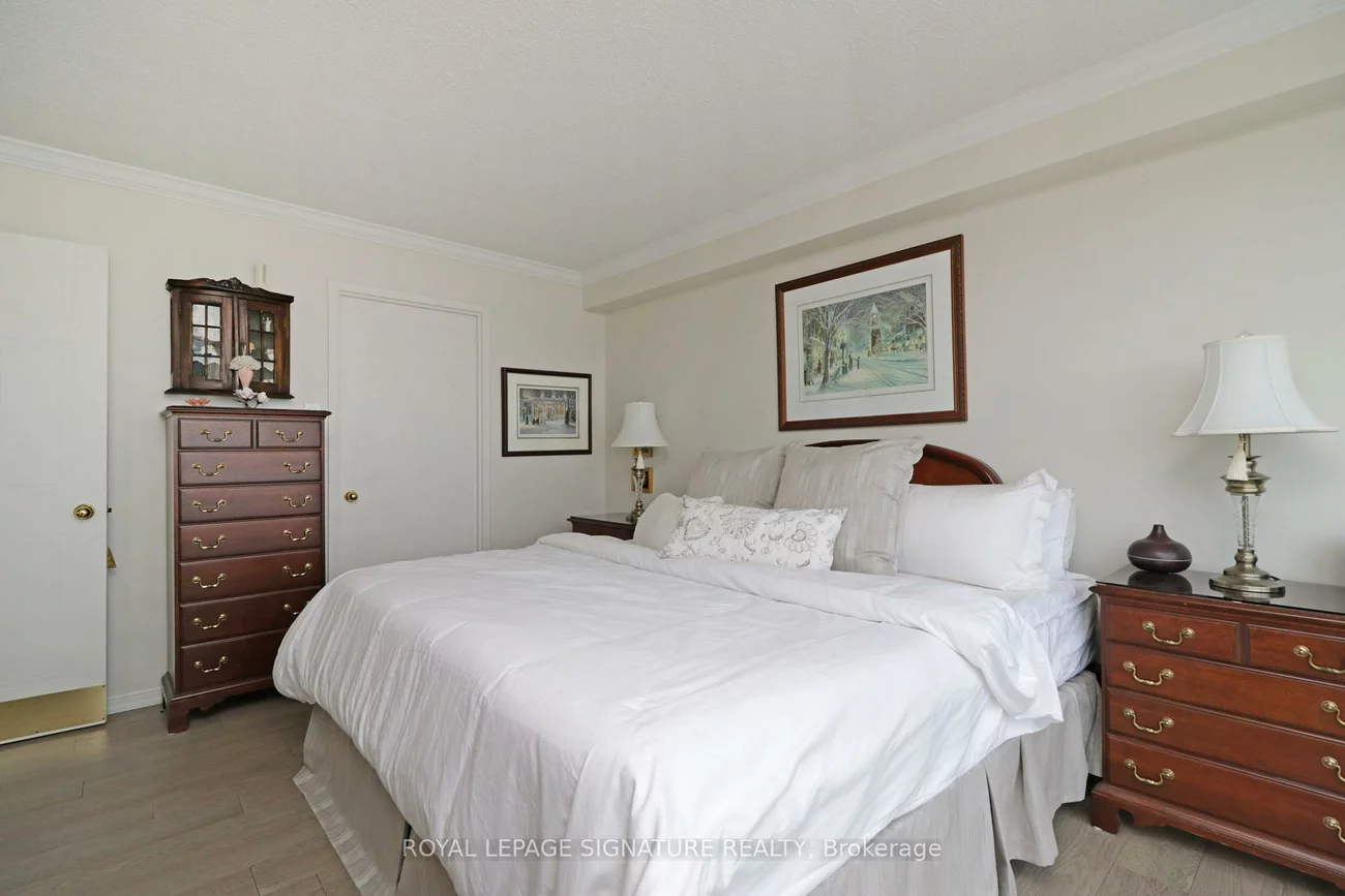 65, Ellen, City Centre, Barrie