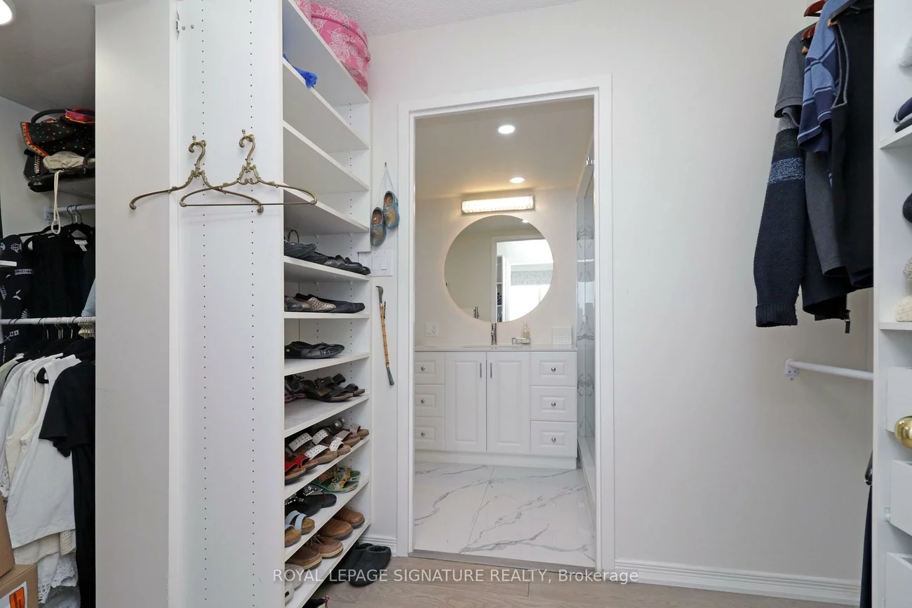65, Ellen, City Centre, Barrie