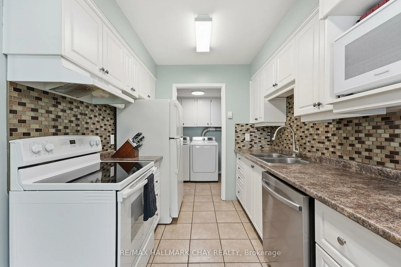 34-360, Blake, Codrington, Barrie