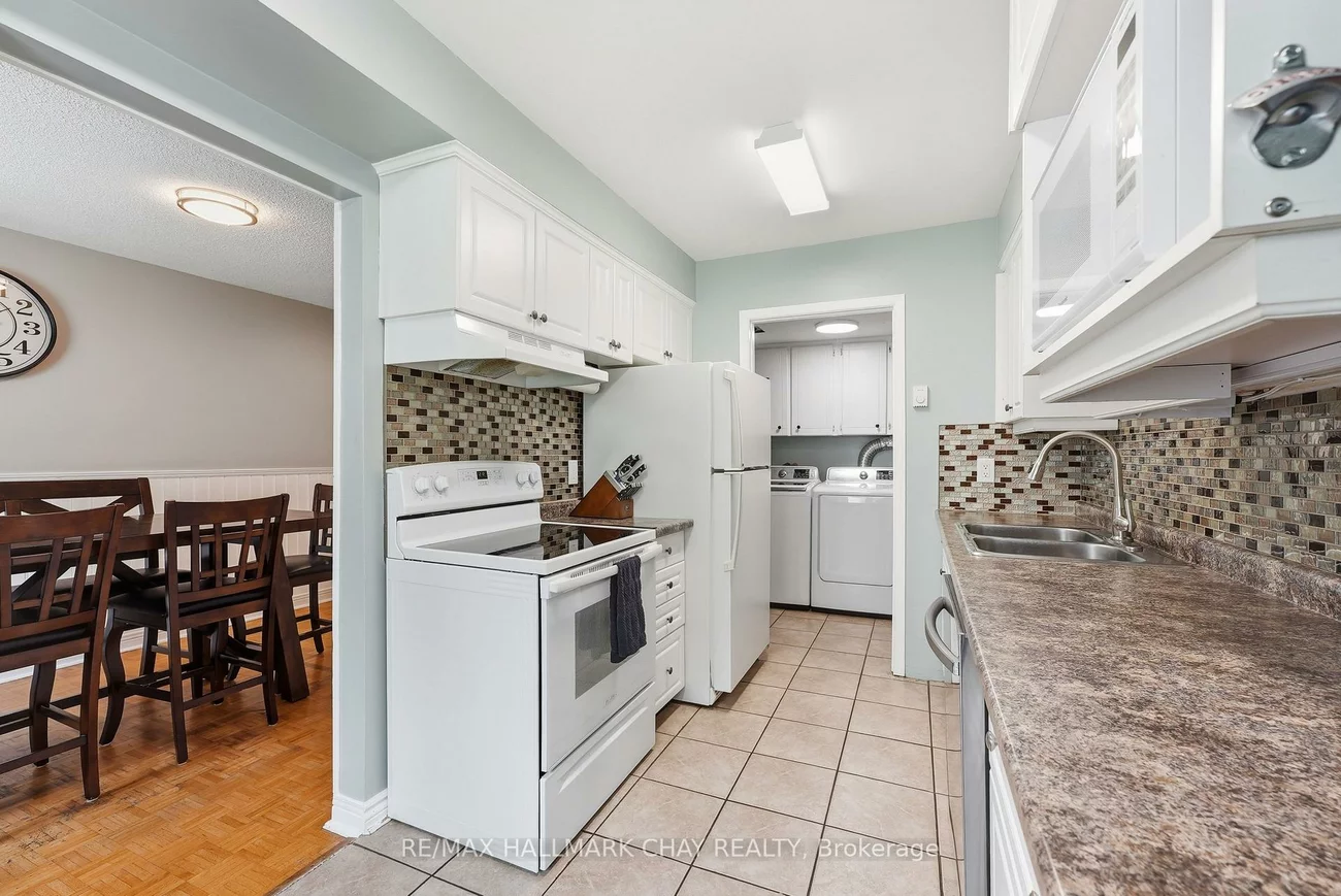 34-360, Blake, Codrington, Barrie