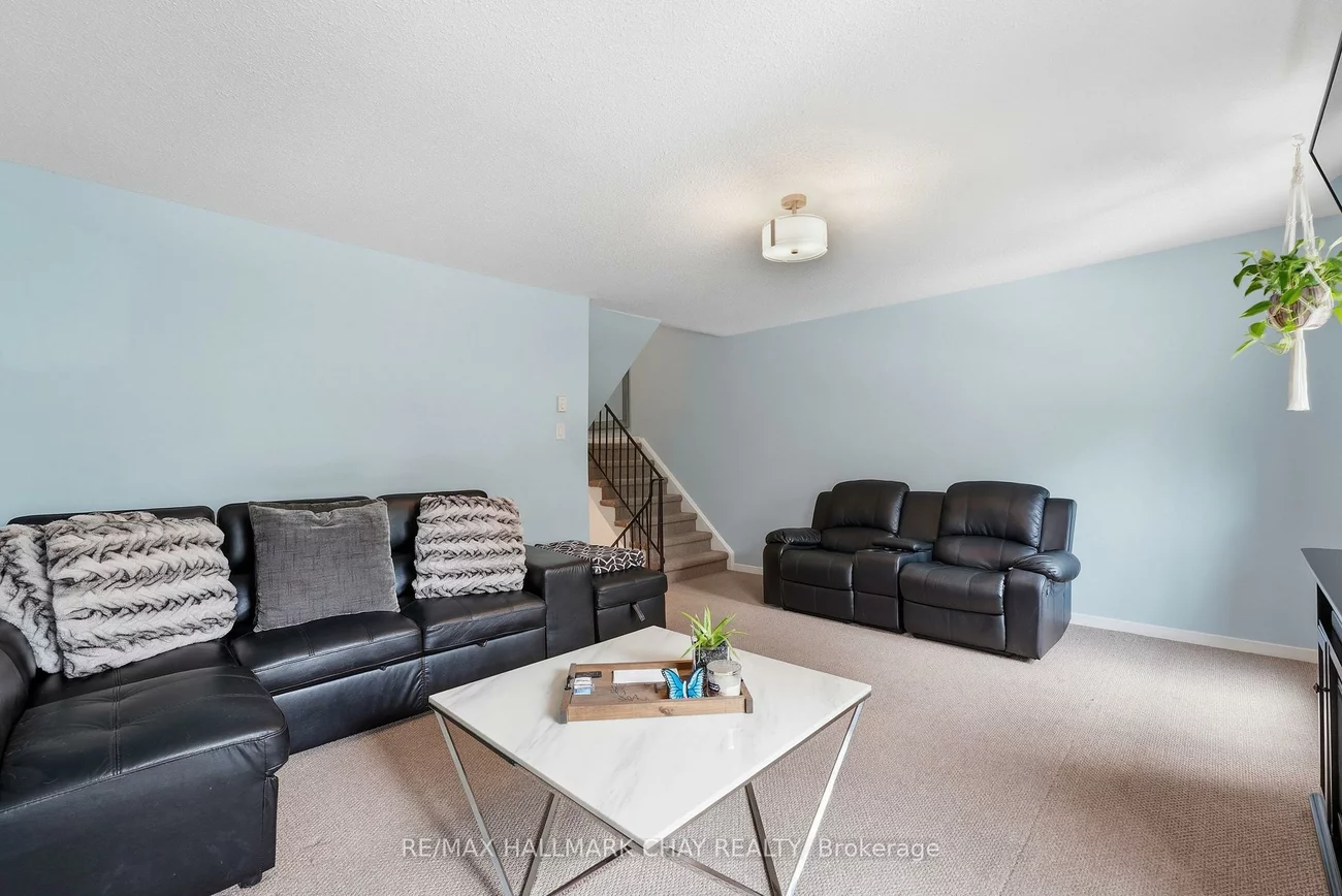 34-360, Blake, Codrington, Barrie