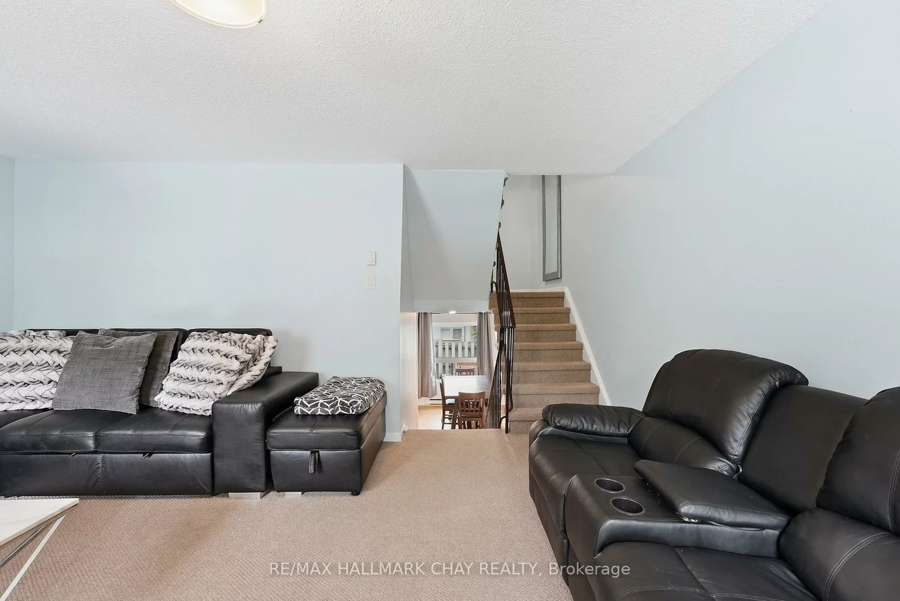 34-360, Blake, Codrington, Barrie