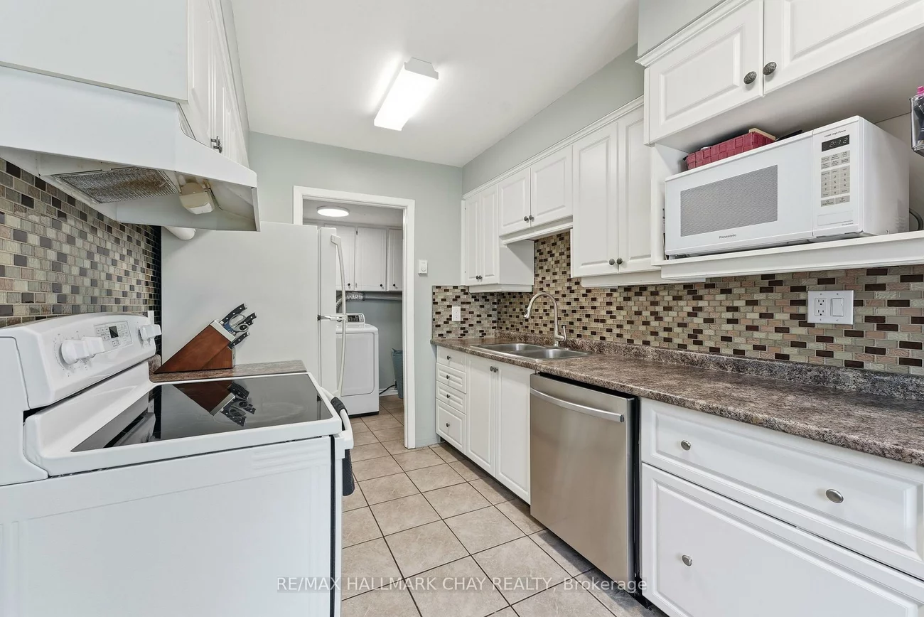 34-360, Blake, Codrington, Barrie
