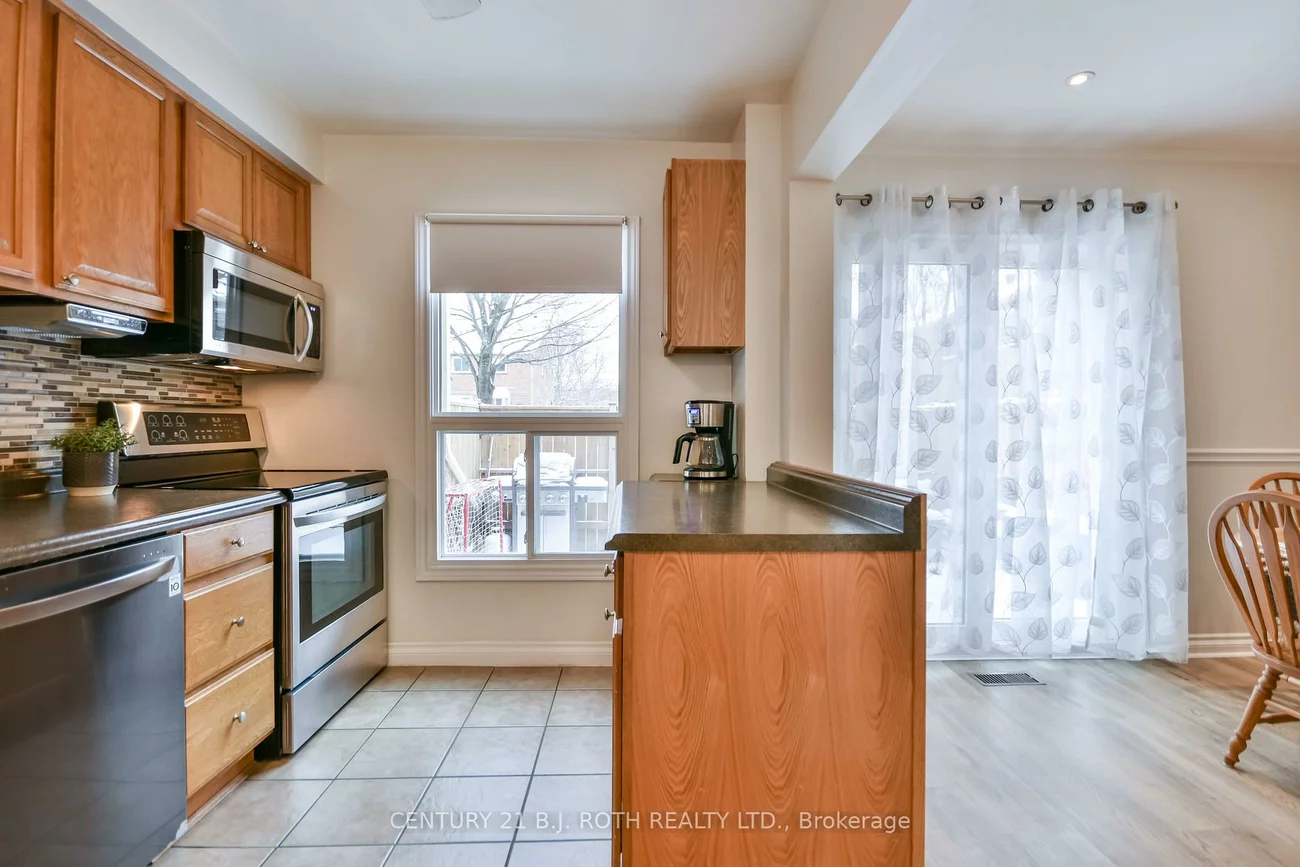 165, Kozlov, West Bayfield, Barrie
