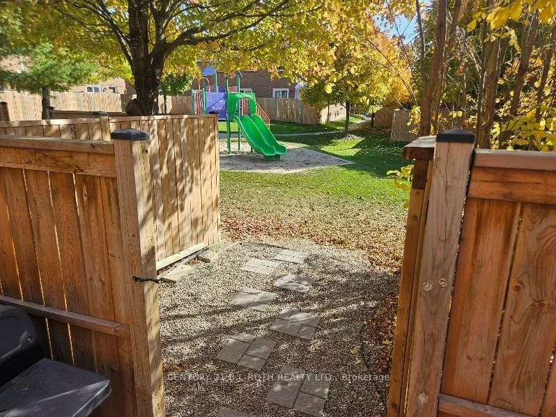 165, Kozlov, West Bayfield, Barrie