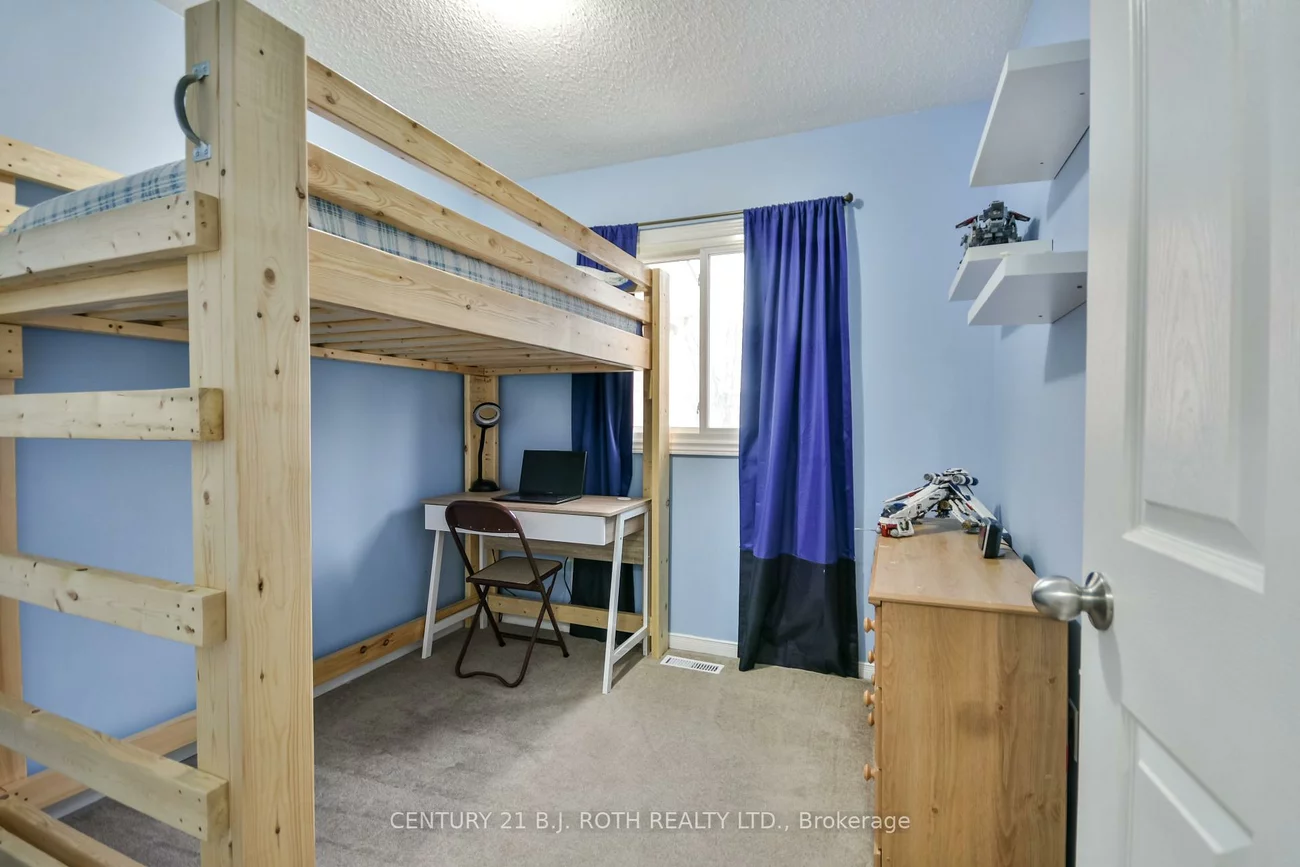 165, Kozlov, West Bayfield, Barrie