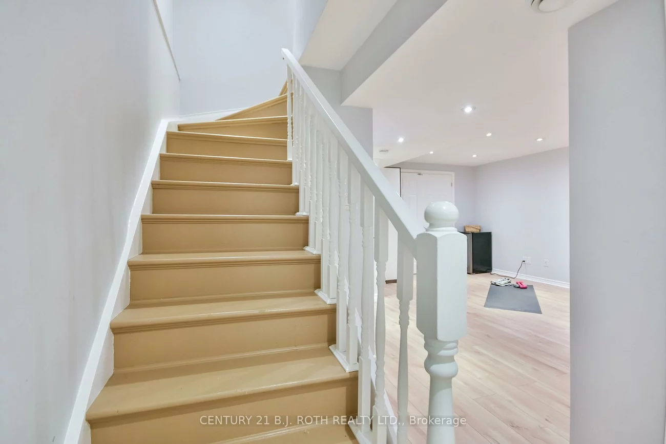 165, Kozlov, West Bayfield, Barrie