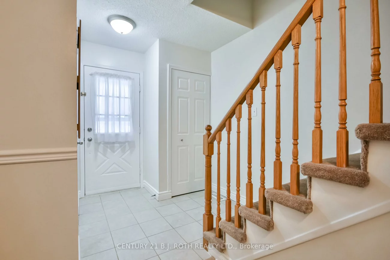 165, Kozlov, West Bayfield, Barrie