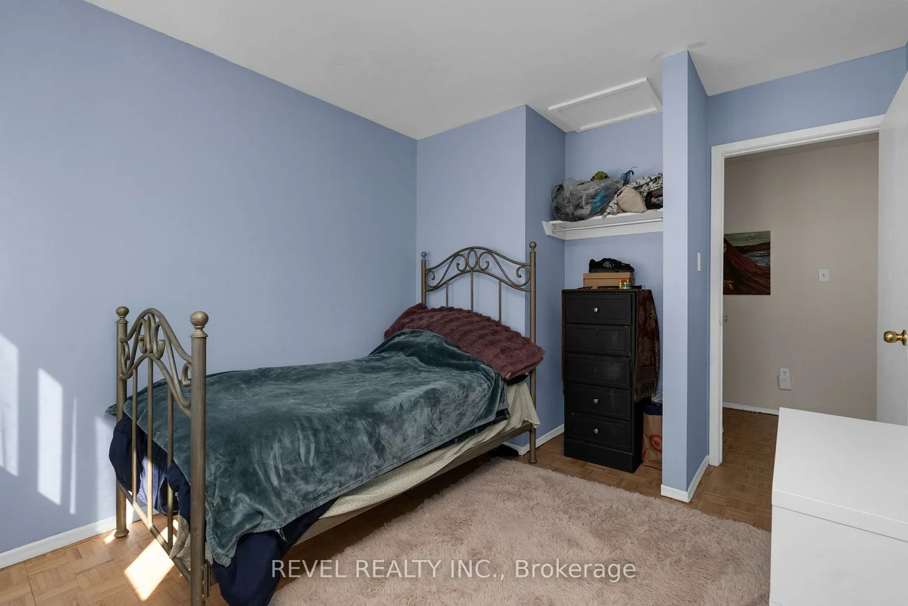 28, Donald, Queen's Park, Barrie