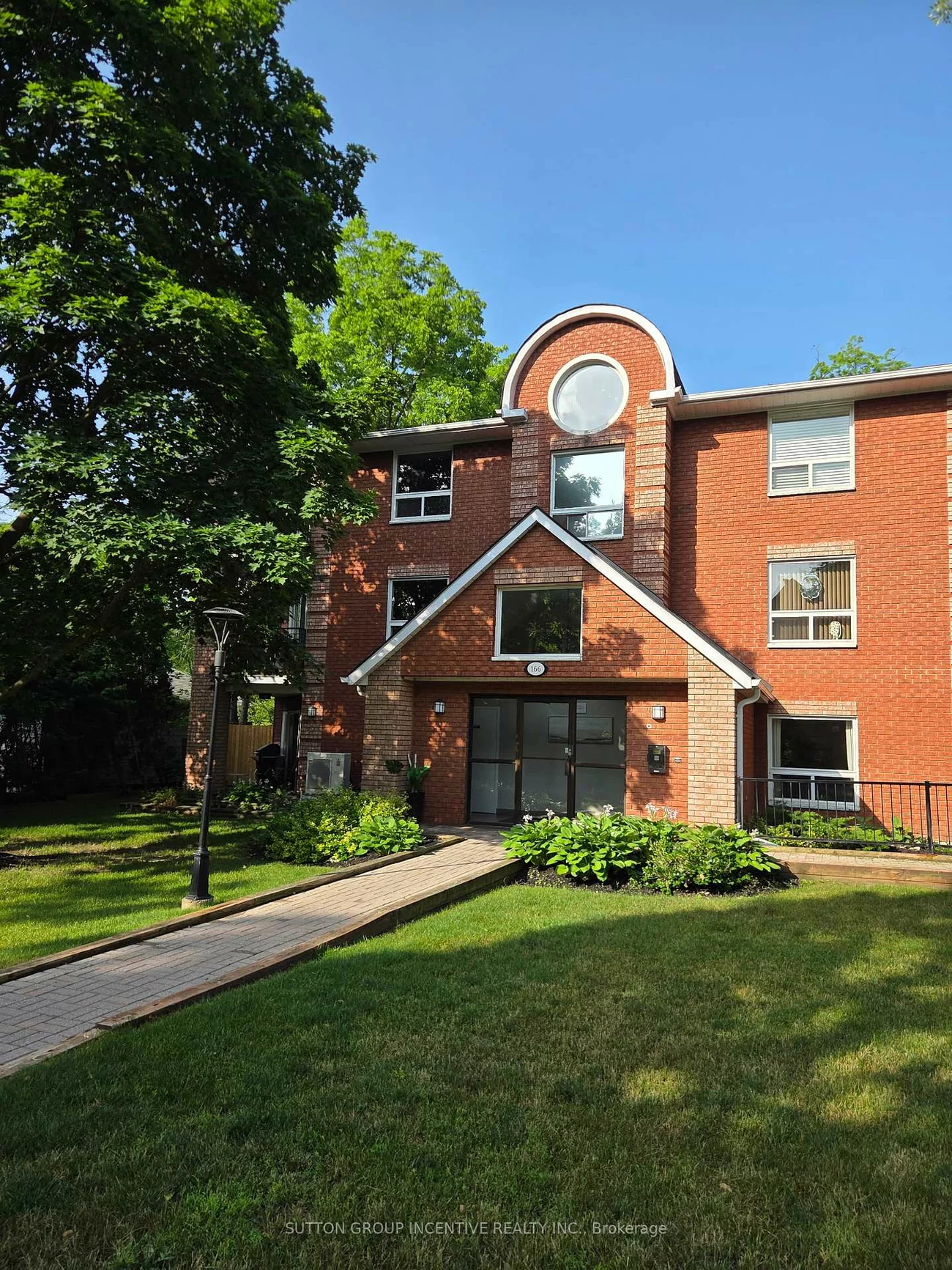 166, Owen, Wellington, Barrie