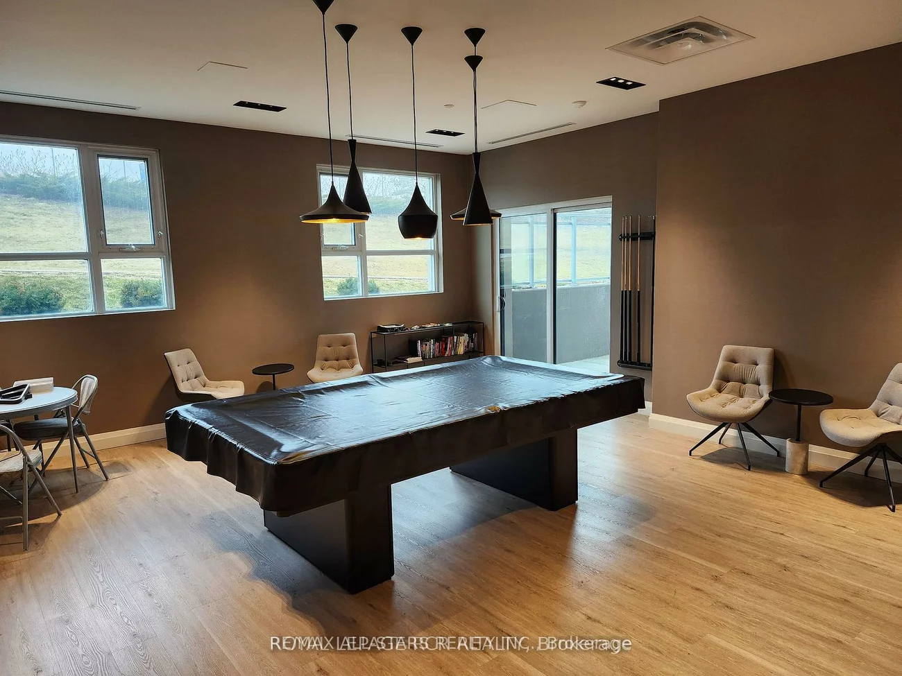 58, LAKESIDE, Little Lake, Barrie