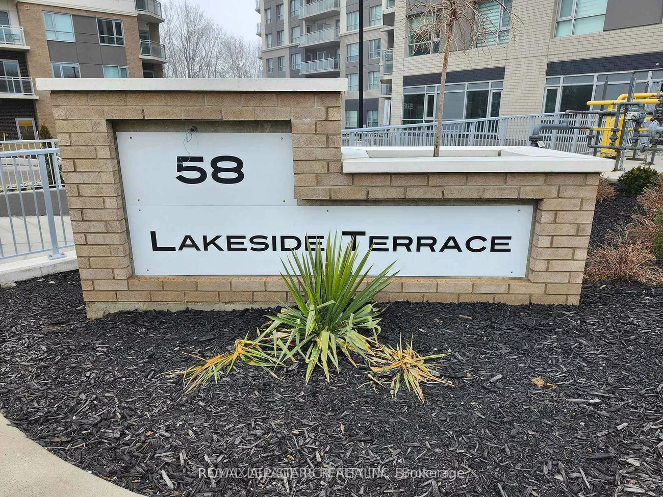 58, LAKESIDE, Little Lake, Barrie
